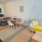Studio Apartment Apartment *